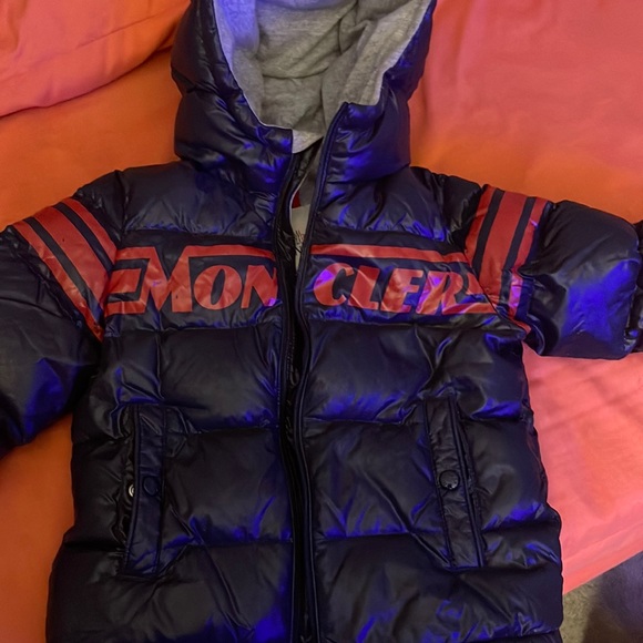 Moncler - Picture 1 of 5